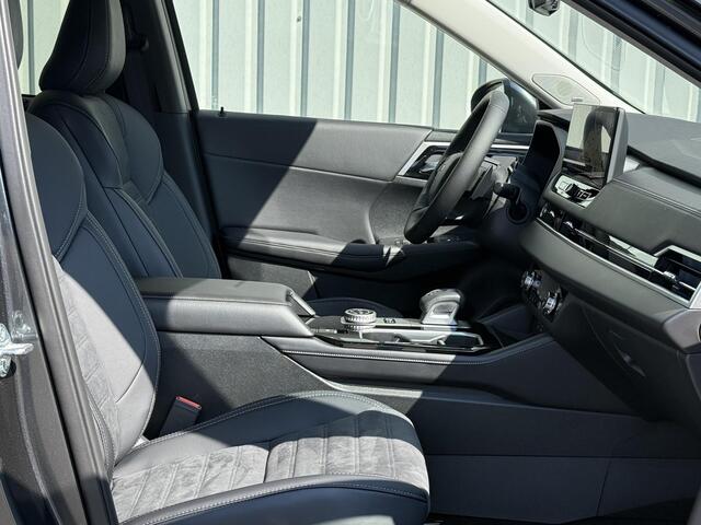 Mitsubishi OUTLANDER 2.4 PHEV Intense / ¤4000,- Voordeel op nieuwprijs! / Direct leverbaar! / Achteruitrijcamera / Navigatie / 18" lichtmetalen velgen / Adaptive Cruise Control /