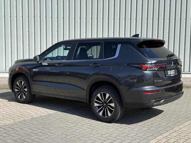 Mitsubishi OUTLANDER 2.4 PHEV Intense / ¤4000,- Voordeel op nieuwprijs! / Direct leverbaar! / Achteruitrijcamera / Navigatie / 18" lichtmetalen velgen / Adaptive Cruise Control /