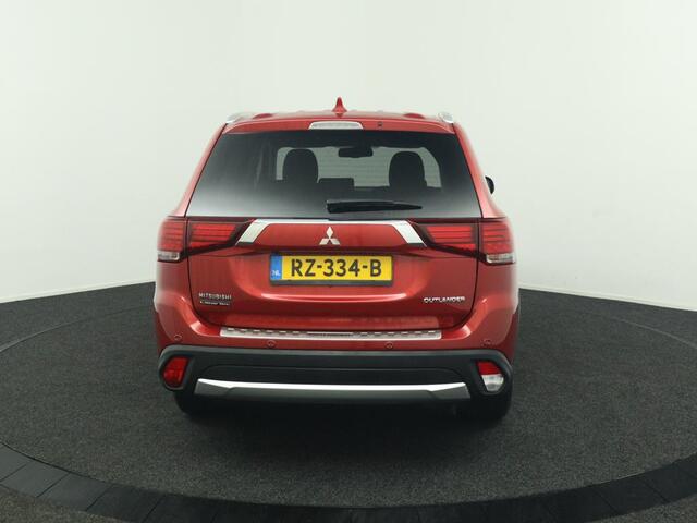 Mitsubishi OUTLANDER 2.0 Connect Pro