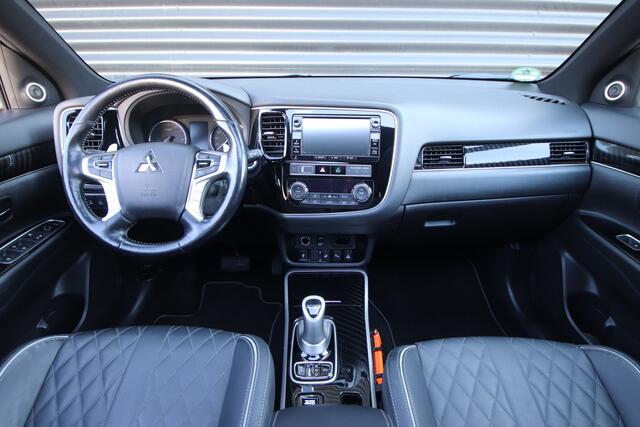 Mitsubishi OUTLANDER 2.4 PHEV Instyle Opendak. Leder, trekhaak, Adaptive cruise