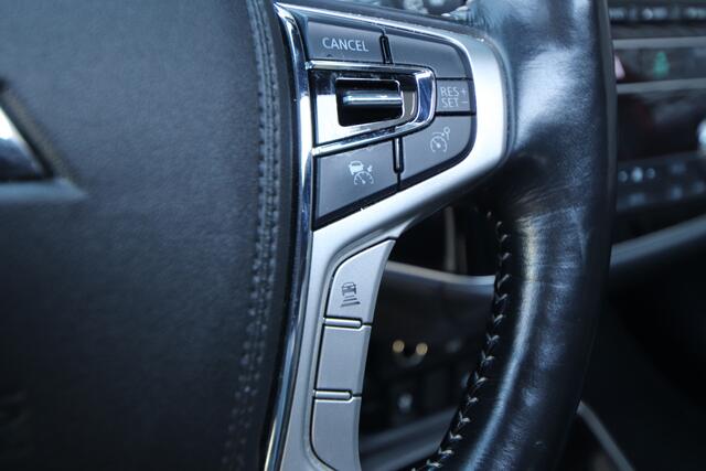 Mitsubishi OUTLANDER 2.4 PHEV Instyle Opendak. Leder, trekhaak, Adaptive cruise