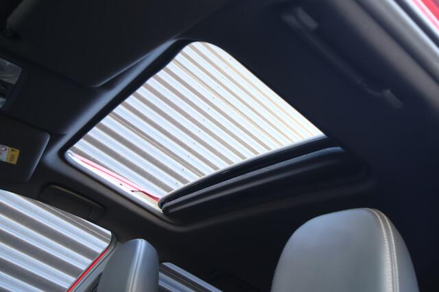 Mitsubishi OUTLANDER 2.4 PHEV Instyle Opendak. Leder, trekhaak, Adaptive cruise