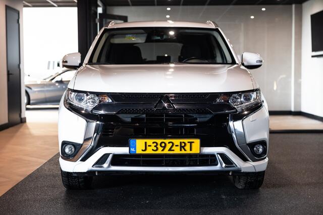 Mitsubishi OUTLANDER 2.4 PHEV Pure | Half Leer | Camera | Navi |