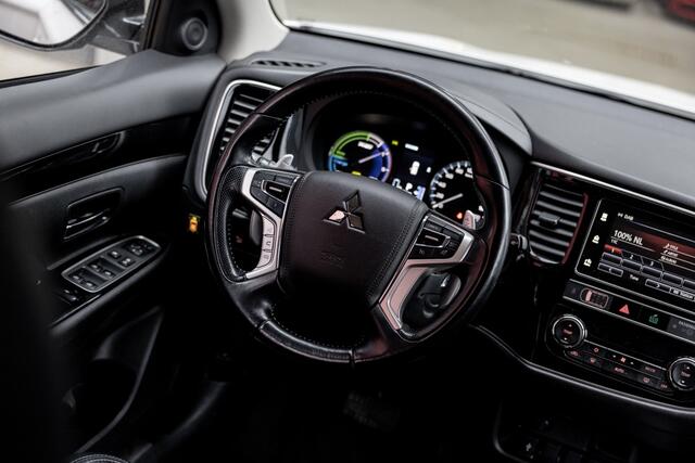 Mitsubishi OUTLANDER 2.4 PHEV Pure | Half Leer | Camera | Navi |