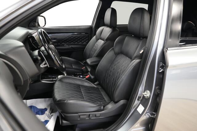 Mitsubishi OUTLANDER 2.4 PHEV Instyle | Schuif- kanteldak | Leer | Trekhaak