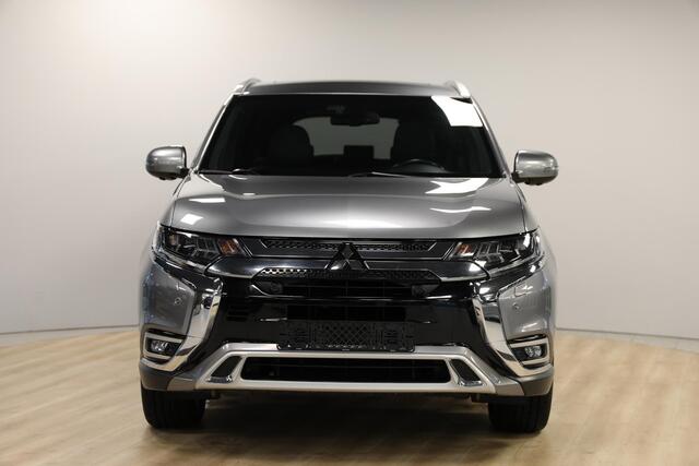 Mitsubishi OUTLANDER 2.4 PHEV Instyle | Schuif- kanteldak | Leer | Trekhaak