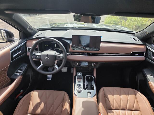 Mitsubishi OUTLANDER 2.4 PHEV Instyle+