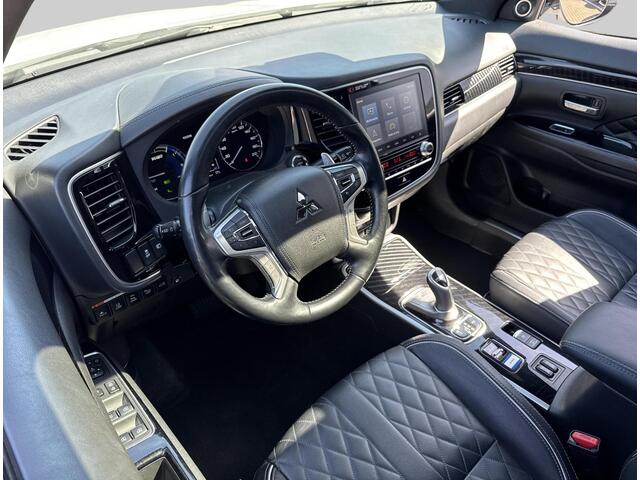 Mitsubishi OUTLANDER 2.4 PHEV Instyle