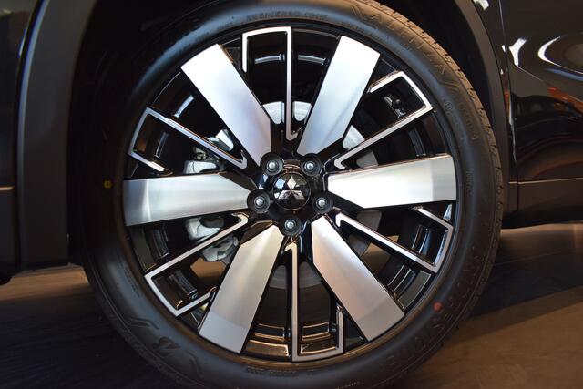 Mitsubishi OUTLANDER 2.4 PHEV First Edition | Direct Leverbaar | 8 Jaar Mitsubishi Garantie |