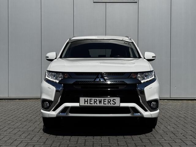 Mitsubishi OUTLANDER 2.4 PHEV Intense+ Afneembare Trekhaak / Trekgewicht 1.500 KG / Stoelverwarming / Achteruitrijcamera /