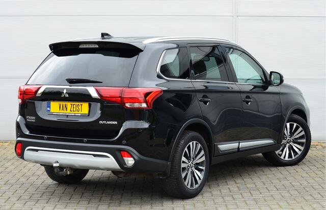 Mitsubishi OUTLANDER 2.O CVT INSTYLE 7-ZIT 4WD | HOGE ZIT | LEER | ADAPTIEF CRUISE | 7 PERSOONS | TREKHAAK | ALL SEASON BANDEN | ALL IN RIJKLAARPRIJS