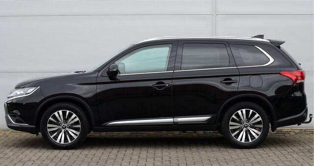 Mitsubishi OUTLANDER 2.O CVT INSTYLE 7-ZIT 4WD | HOGE ZIT | LEER | ADAPTIEF CRUISE | 7 PERSOONS | TREKHAAK | ALL SEASON BANDEN | ALL IN RIJKLAARPRIJS