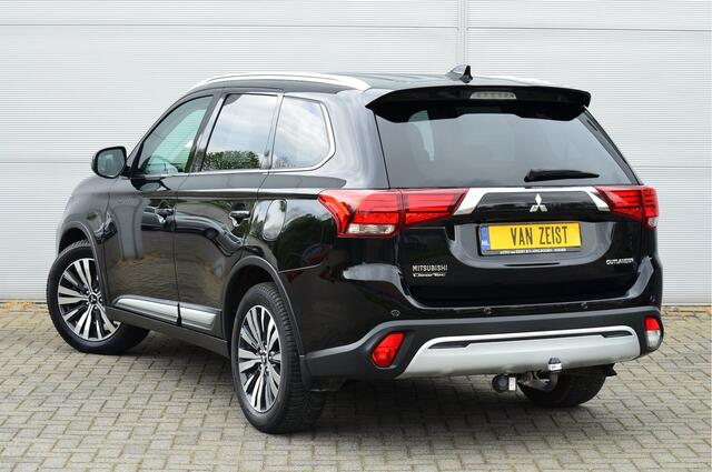 Mitsubishi OUTLANDER 2.O CVT INSTYLE 7-ZIT 4WD | HOGE ZIT | LEER | ADAPTIEF CRUISE | 7 PERSOONS | TREKHAAK | ALL SEASON BANDEN | ALL IN RIJKLAARPRIJS