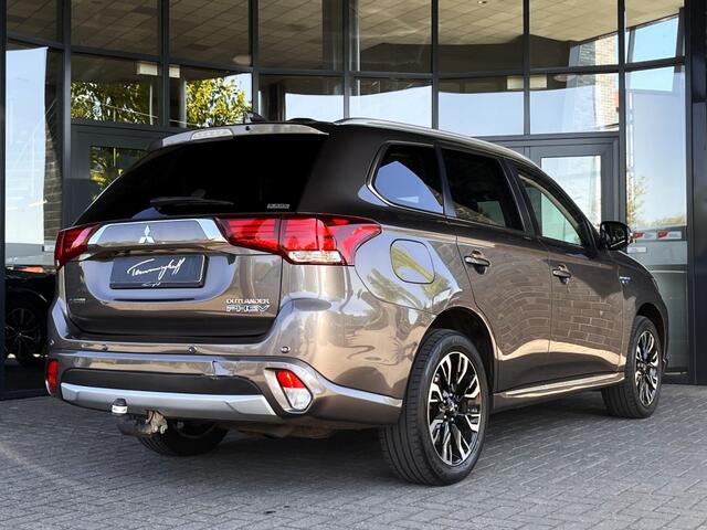 Mitsubishi OUTLANDER 2.0 PHEV - TREKH. - CAMERA