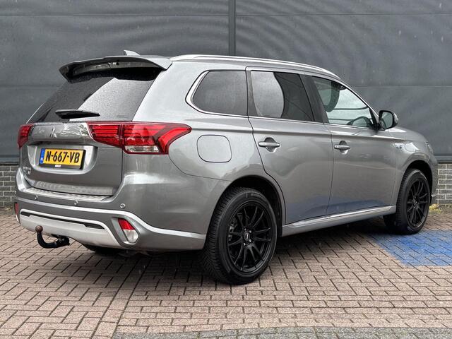 Mitsubishi OUTLANDER 2.4 PHEV Pure / trekhaak / 1500 kg trekgewicht / Apple carplay / Android auto / achteruitrijcamera / cruise control / voor en achteruitrijsensoren /