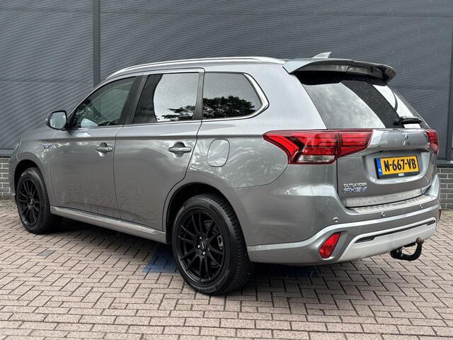 Mitsubishi OUTLANDER 2.4 PHEV Pure / trekhaak / 1500 kg trekgewicht / Apple carplay / Android auto / achteruitrijcamera / cruise control / voor en achteruitrijsensoren /