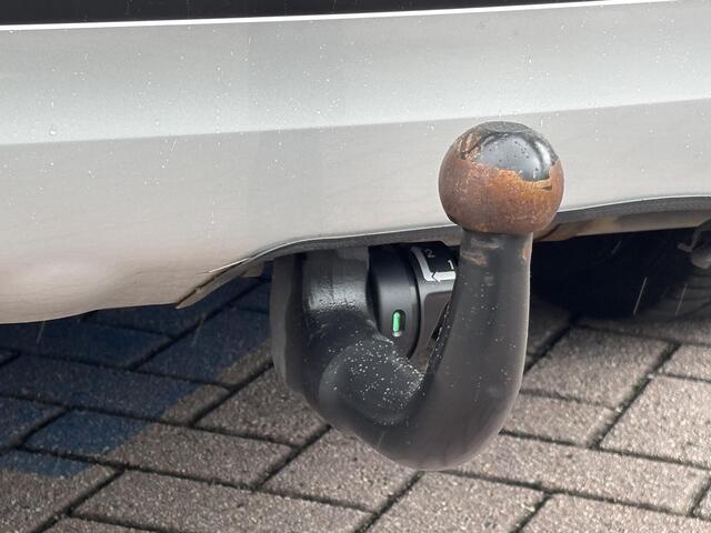 Mitsubishi OUTLANDER 2.4 PHEV Pure / trekhaak / 1500 kg trekgewicht / Apple carplay / Android auto / achteruitrijcamera / cruise control / voor en achteruitrijsensoren /