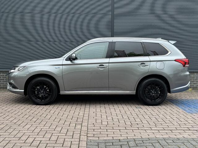 Mitsubishi OUTLANDER 2.4 PHEV Pure / trekhaak / 1500 kg trekgewicht / Apple carplay / Android auto / achteruitrijcamera / cruise control / voor en achteruitrijsensoren /