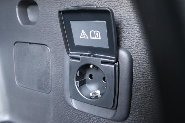 Mitsubishi OUTLANDER 2.4 PHEV Instyle+ Trail pack, Black Edition, veel extra's