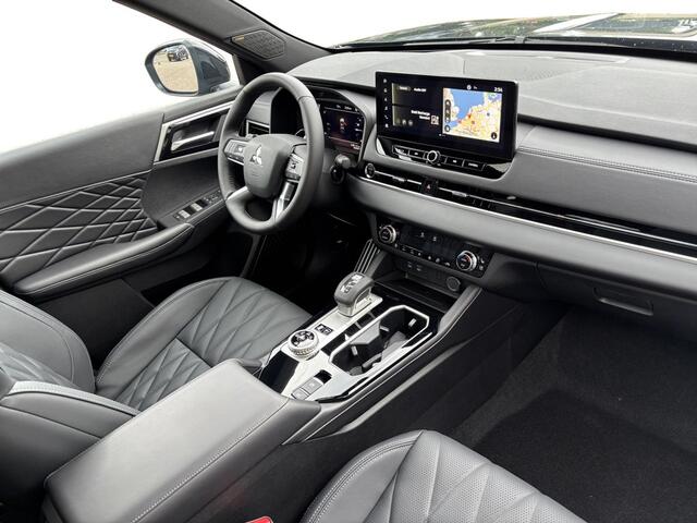 Mitsubishi OUTLANDER 2.4 PHEV Instyle+ | BLACK EDITION | ALLE OPTIES | DIRECT LEVERBAAR |