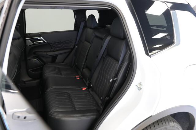 Mitsubishi OUTLANDER 2.4 PHEV Instyle | Schuif- kanteldak | Leer | Head-Up