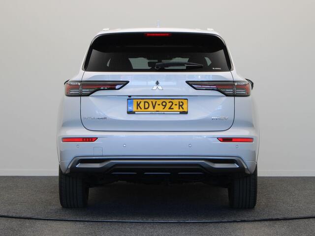 Mitsubishi OUTLANDER 2.4 PHEV Instyle | Stoelverwarming Voor en Achter | Elektrische Achterklep | Yamaha audio | Panoramadak | Stoelmassage |