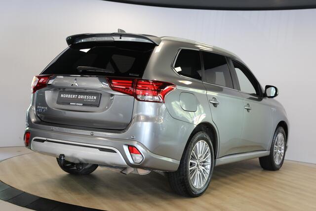 Mitsubishi OUTLANDER 2.4 PHEV Instyle | Trekhaak | Schuif- kanteldak | Leer