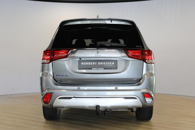 Mitsubishi OUTLANDER 2.4 PHEV Instyle | Trekhaak | Schuif- kanteldak | Leer