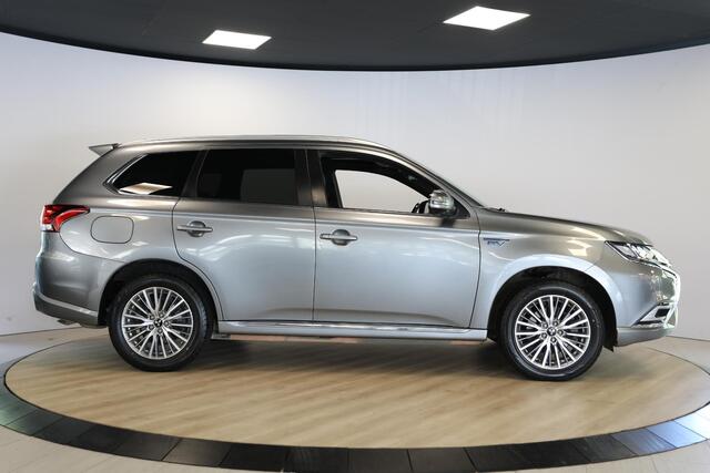 Mitsubishi OUTLANDER 2.4 PHEV Instyle | Trekhaak | Schuif- kanteldak | Leer