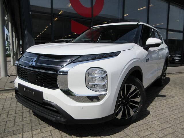 Mitsubishi OUTLANDER 2.4 PHEV Pure | 4WD | AUTOMAAT | 306 PK | NIEUWE AUTO !!