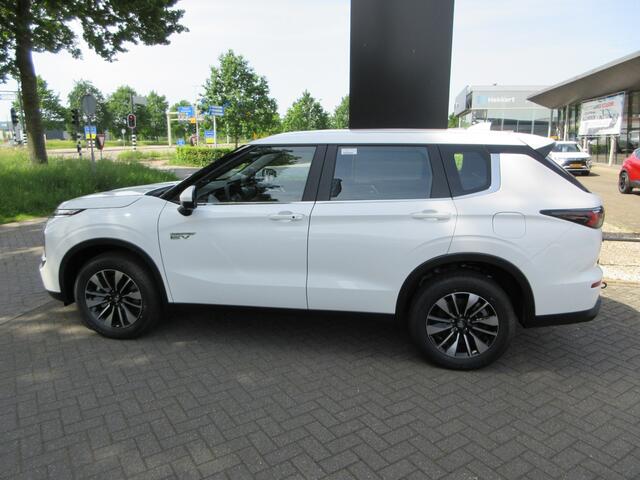 Mitsubishi OUTLANDER 2.4 PHEV Pure | 4WD | AUTOMAAT | 306 PK | NIEUWE AUTO !!