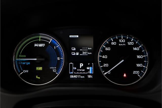 Mitsubishi OUTLANDER 2.4 PHEV Intense+|Trekhaak|Schuifdak|Stoelverwarming