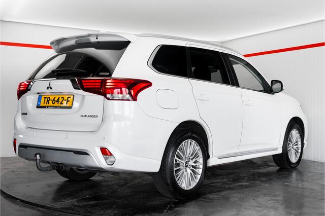 Mitsubishi OUTLANDER 2.4 PHEV Intense+|Trekhaak|Schuifdak|Stoelverwarming
