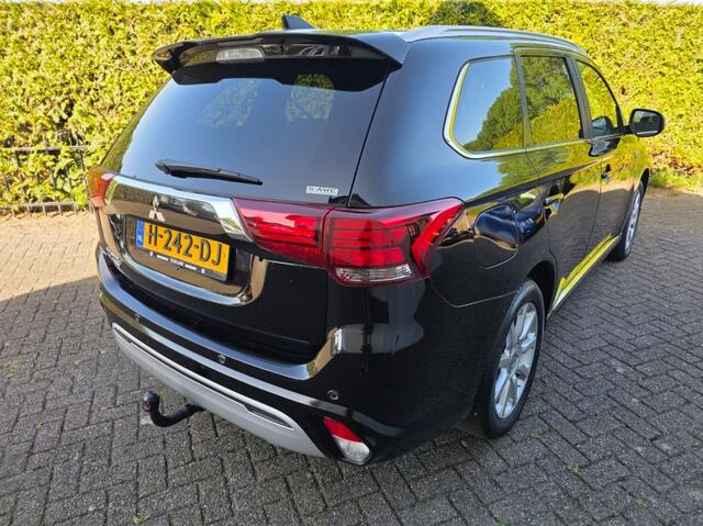 Mitsubishi OUTLANDER 2.4 PHEV Instyle