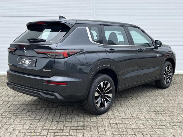 Mitsubishi OUTLANDER 2.4 PHEV Pure / ¤ 4.500,- Voordeel Op Nieuwprijs / Elektrische Range 86 KM WLTP / 1600KG Trekgewicht / 8 Jaar Fabrieksgarantie /