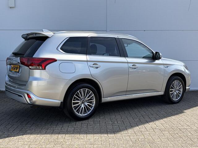 Mitsubishi OUTLANDER 2.4 PHEV Intense / Trekhaak ( 1500 kg ) / Apple Carplay/Android Auto / Cruise control /