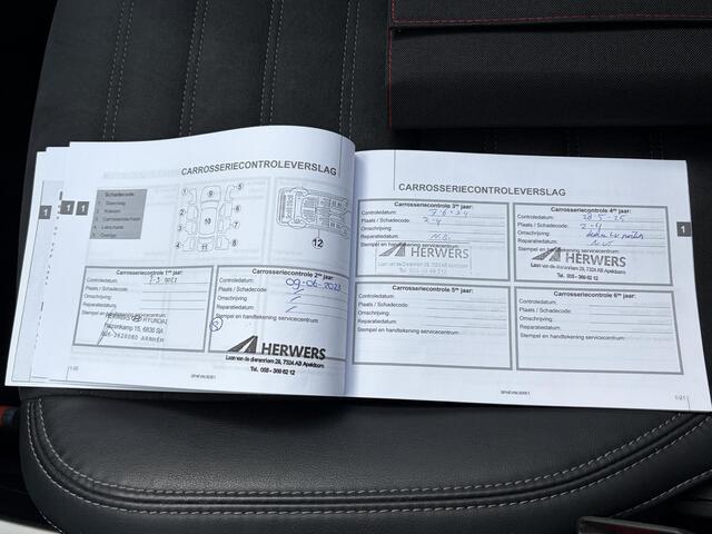 Mitsubishi OUTLANDER 2.4 PHEV Intense / Trekhaak ( 1500 kg ) / Apple Carplay/Android Auto / Cruise control /