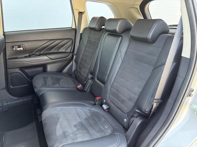 Mitsubishi OUTLANDER 2.4 PHEV Intense / Trekhaak ( 1500 kg ) / Apple Carplay/Android Auto / Cruise control /