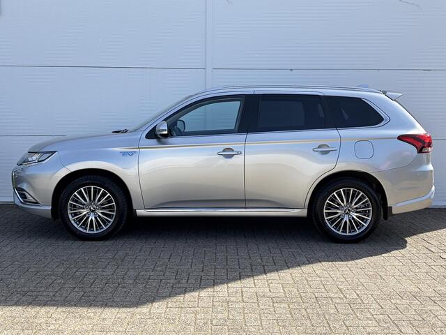 Mitsubishi OUTLANDER 2.4 PHEV Intense / Trekhaak ( 1500 kg ) / Apple Carplay/Android Auto / Cruise control /