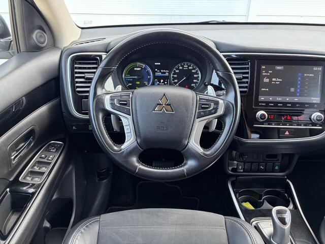 Mitsubishi OUTLANDER 2.4 PHEV Intense / Trekhaak ( 1500 kg ) / Apple Carplay/Android Auto / Cruise control /