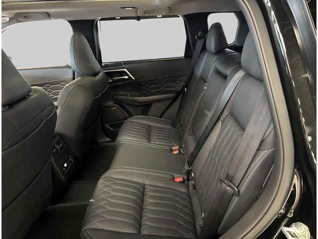 Mitsubishi OUTLANDER 2.4 PHEV Instyle Voorruitverwarming, Nieuwe auto ¤ 12.000 korting