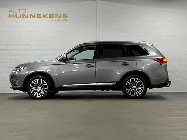 Mitsubishi OUTLANDER 2.0 Instyle 7 persoons | Trekhaak | Open dak | 360 Camera | Stuur-/stoelverwarming | Leder