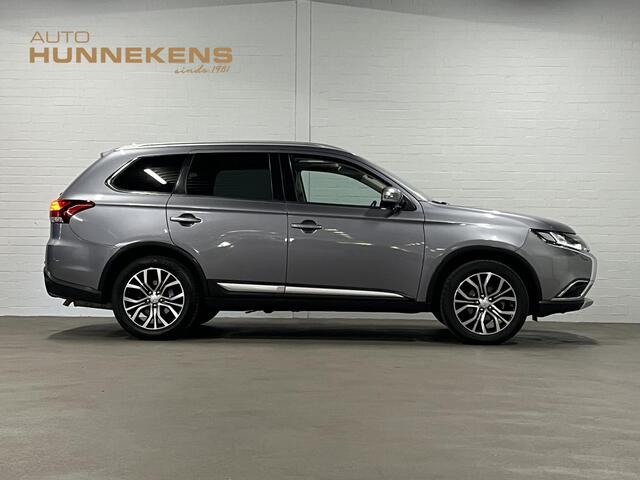 Mitsubishi OUTLANDER 2.0 Instyle 7 persoons | Trekhaak | Open dak | 360 Camera | Stuur-/stoelverwarming | Leder