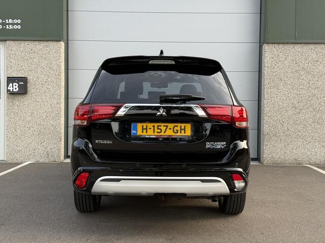 Mitsubishi OUTLANDER 2.4 PHEV Pure Nap Carplay Keyless Camera Trekhaak Cruise Clima Nav