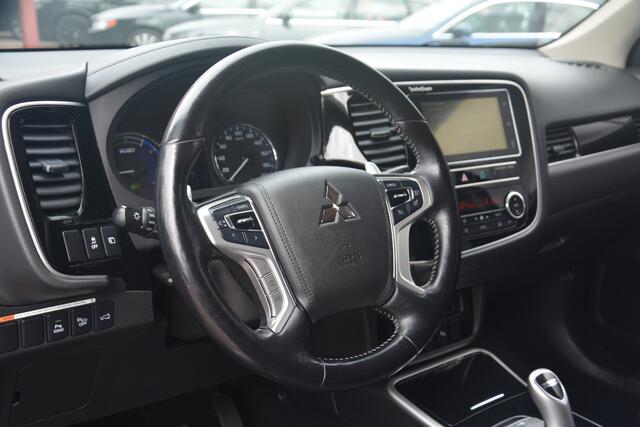 Mitsubishi OUTLANDER 2.4 PHEV Intense+ | Navigatie | Clima | Leer | Stoelverwarming | LED Verlichting | NL auto!! |