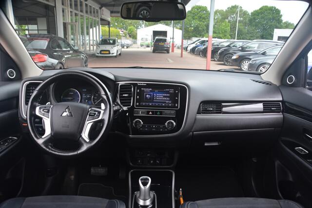 Mitsubishi OUTLANDER 2.4 PHEV Intense+ | Navigatie | Clima | Leer | Stoelverwarming | LED Verlichting | NL auto!! |