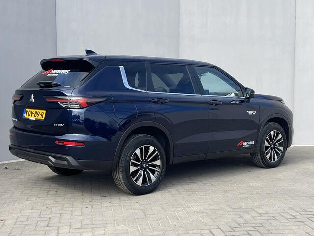 Mitsubishi OUTLANDER 2.4 PHEV Intense / Adaptief Cruise Control / Apple Carplay&Android Auto / 1600kg trekgewicht / Full-Map Navigatie / Airco / Stoelverwarming Voor / 360 Camera+Sensoren /