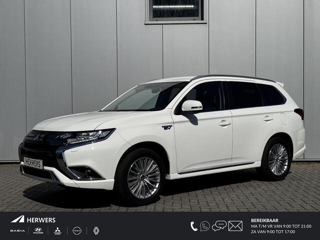 Mitsubishi OUTLANDER 2.4 PHEV Intense+ / Trekhaak Afneembaar / Trekgewicht 1.500 KG / Stoelverwarming / Achteruitrijcamera / Navigatie / Apple CarPlay & Android Auto / Stoel verwarming voor /