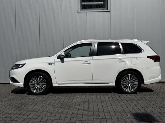 Mitsubishi OUTLANDER 2.4 PHEV Intense+ / Trekhaak Afneembaar / Trekgewicht 1.500 KG / Stoelverwarming / Achteruitrijcamera / Navigatie / Apple CarPlay & Android Auto / Stoel verwarming voor /