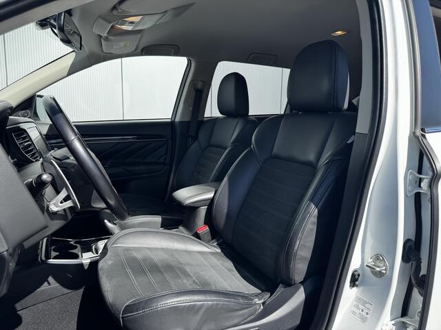 Mitsubishi OUTLANDER 2.4 PHEV Intense+ / Trekhaak Afneembaar / Trekgewicht 1.500 KG / Stoelverwarming / Achteruitrijcamera / Navigatie / Apple CarPlay & Android Auto / Stoel verwarming voor /